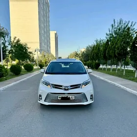 Toyota Sienna 2018