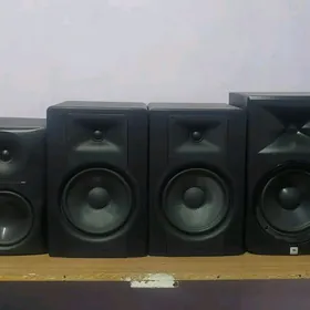 JBL LSR308.8 M-AUDIO BX8 D3