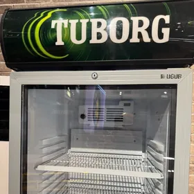 витрина  холодильник UGUR