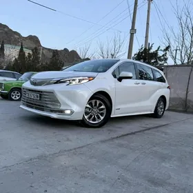 Toyota Sienna 2021