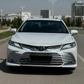 Toyota Camry 2019
