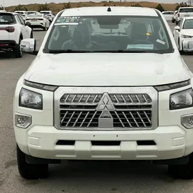 Mitsubishi L200 2025