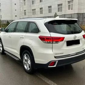 Toyota Highlander 2018