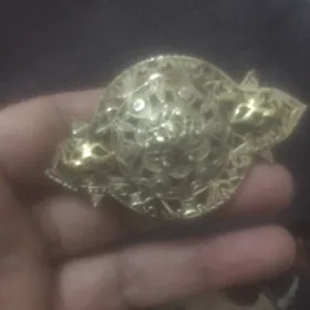 гызыл. брошка