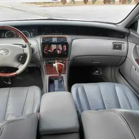 Toyota Avalon 2001