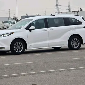 Toyota Sienna 2021