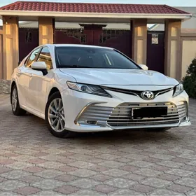 Toyota Camry 2021