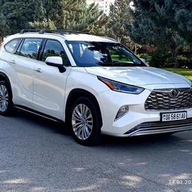 Toyota Highlander 2021