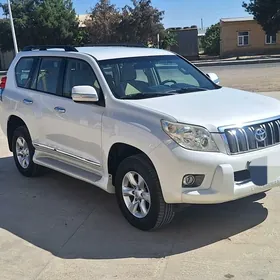 Toyota Land Cruiser Prado 2013