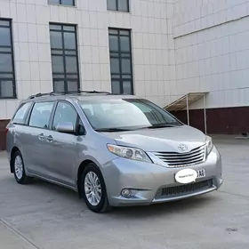 Toyota Sienna 2016