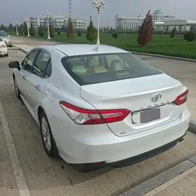 Toyota Camry 2018