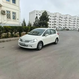 Nissan Tiida 2008