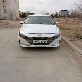 Hyundai Elantra 2021
