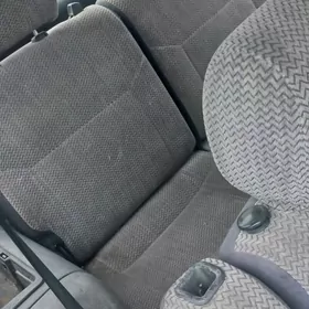 Mitsubishi Chariot 1994