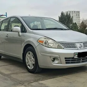 Nissan Versa 2011