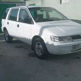 Mitsubishi Chariot 1994