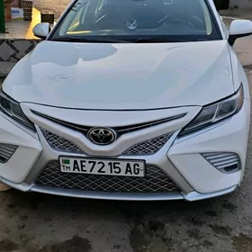 Toyota Camry 2018