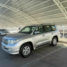 Toyota Land Cruiser 2011