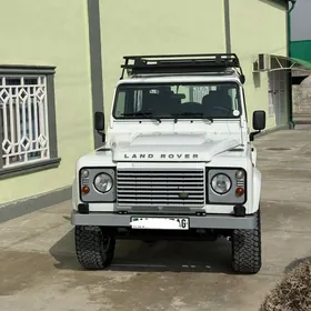 Land Rover Defender 2013