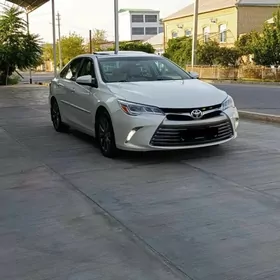 Toyota Camry 2017