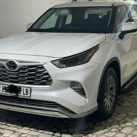 Toyota Highlander 2022