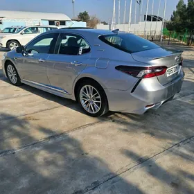 Toyota Camry 2021