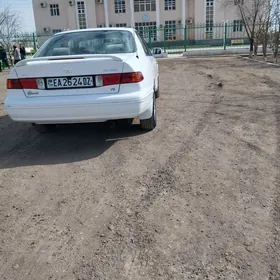 Toyota Camry 2000