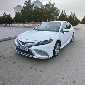 Toyota Camry 2021