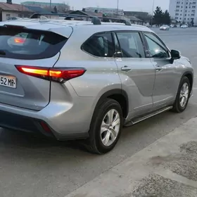 Toyota Highlander 2021