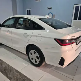 Toyota Yaris 2024