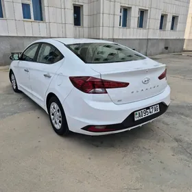 Hyundai Elantra 2019