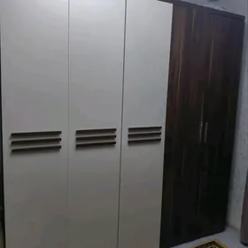 шифоньер,трюмо