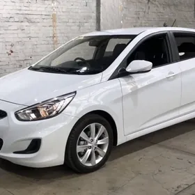 Hyundai Accent 2015