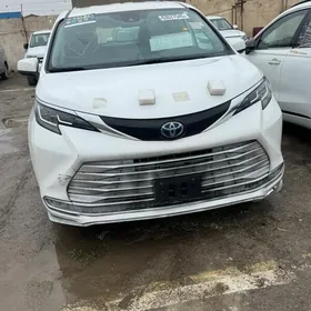 Toyota Sienna 2021