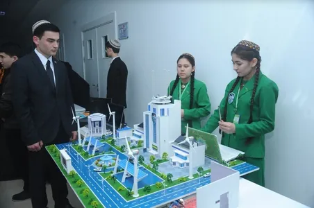 Свыше 400 школьников боролись за победу в конкурсе научно-творческих проектов в Туркменистане