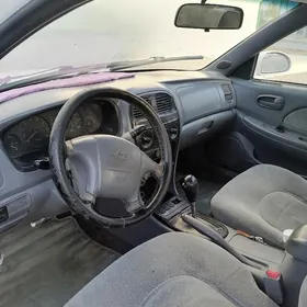 Hyundai Sonata 2001