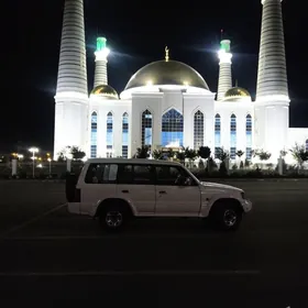 Mitsubishi Pajero 1992