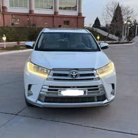 Toyota Highlander 2018