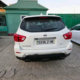 Nissan Pathfinder 2020