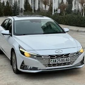 Hyundai Elantra 2022
