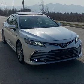 Toyota Camry 2020