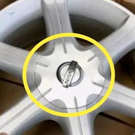 Nissan Maxima kolpak