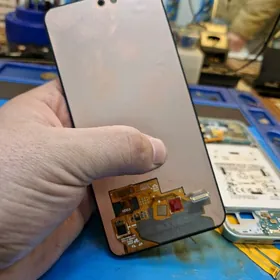 Samsung A56 morda ekran