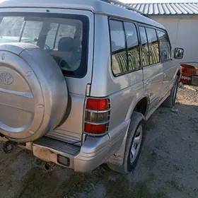 Mitsubishi Montero 1995