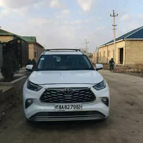 Toyota Highlander 2024