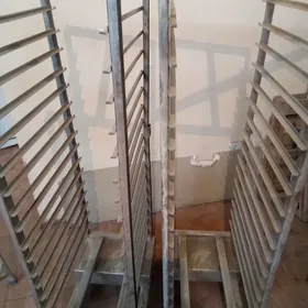 Тележки2из нержавейки,на колёсах