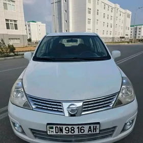 Nissan Versa 2008