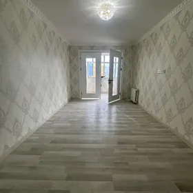 10 MKR 1 komnat 2 etaj