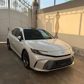 Toyota Camry 2025