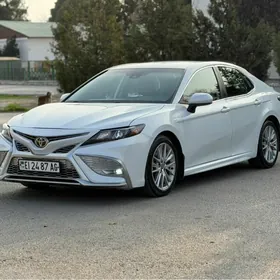 Toyota Camry 2021